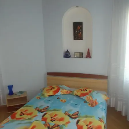 Вилла Vila 9 Mai *